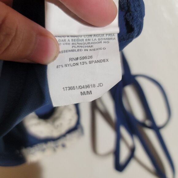 LUCKY BRAND Swim sz M GUC Navy Blue Cream Crochet Criss Cross Back Bikini Top - Picture 8 of 9